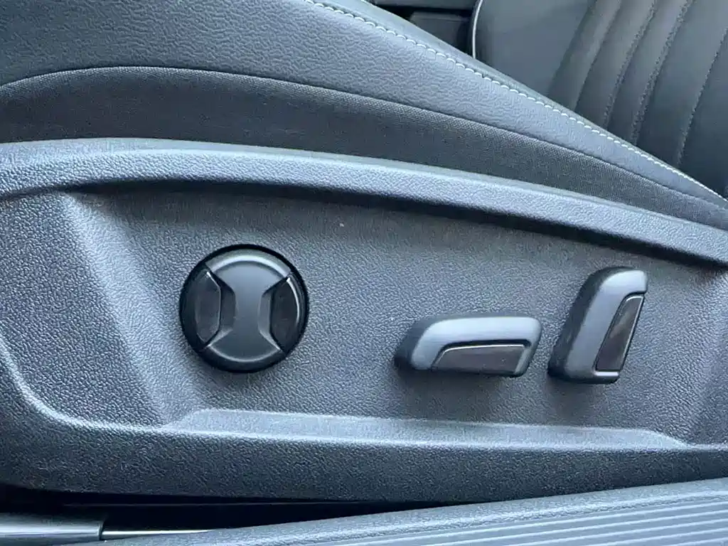 Volkswagen Passat — фото 8