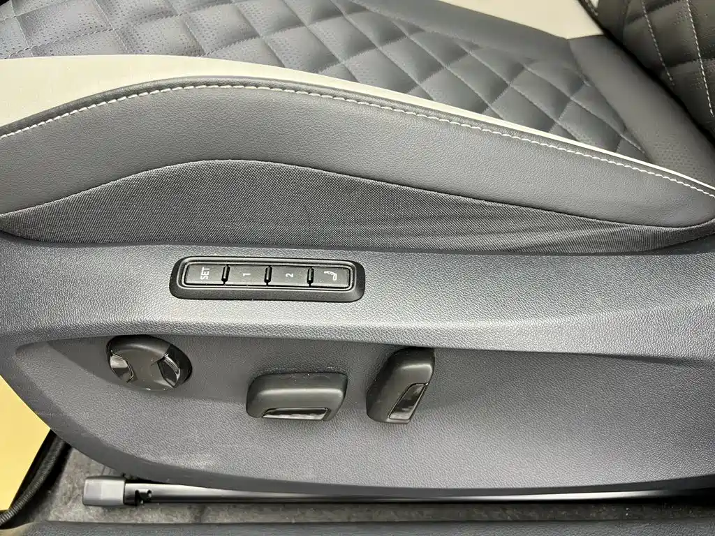Volkswagen ID.6 Crozz — фото 35