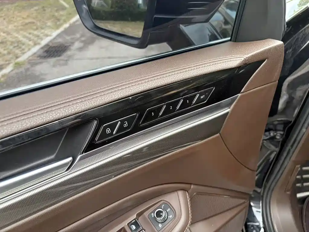 Volkswagen Phideon — фото 10
