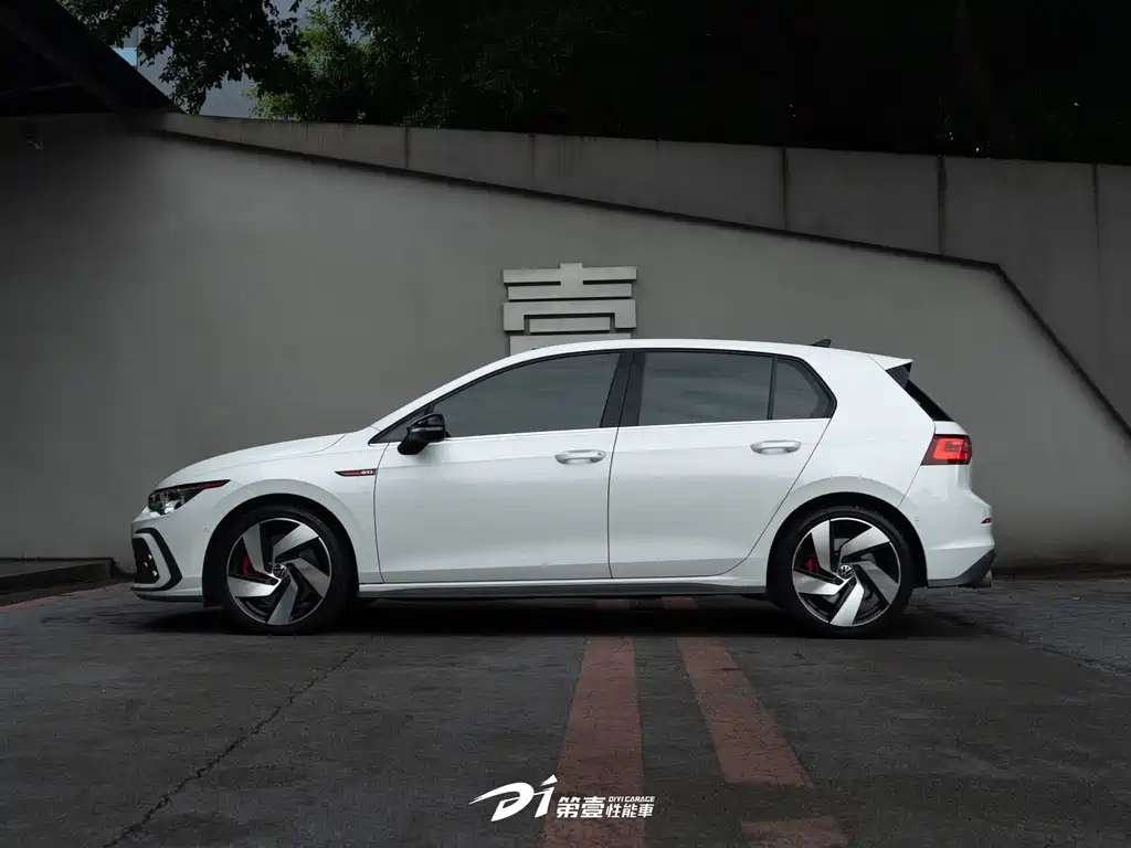 Volkswagen Golf GTI — фото 2