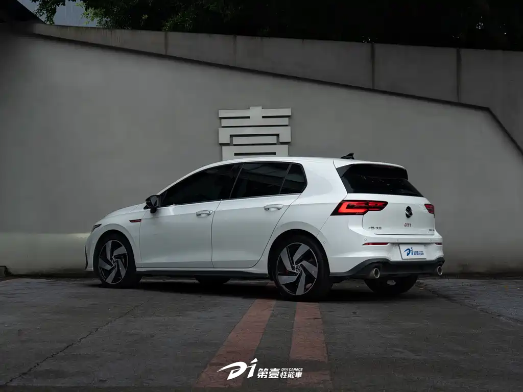 Volkswagen Golf GTI — фото 3