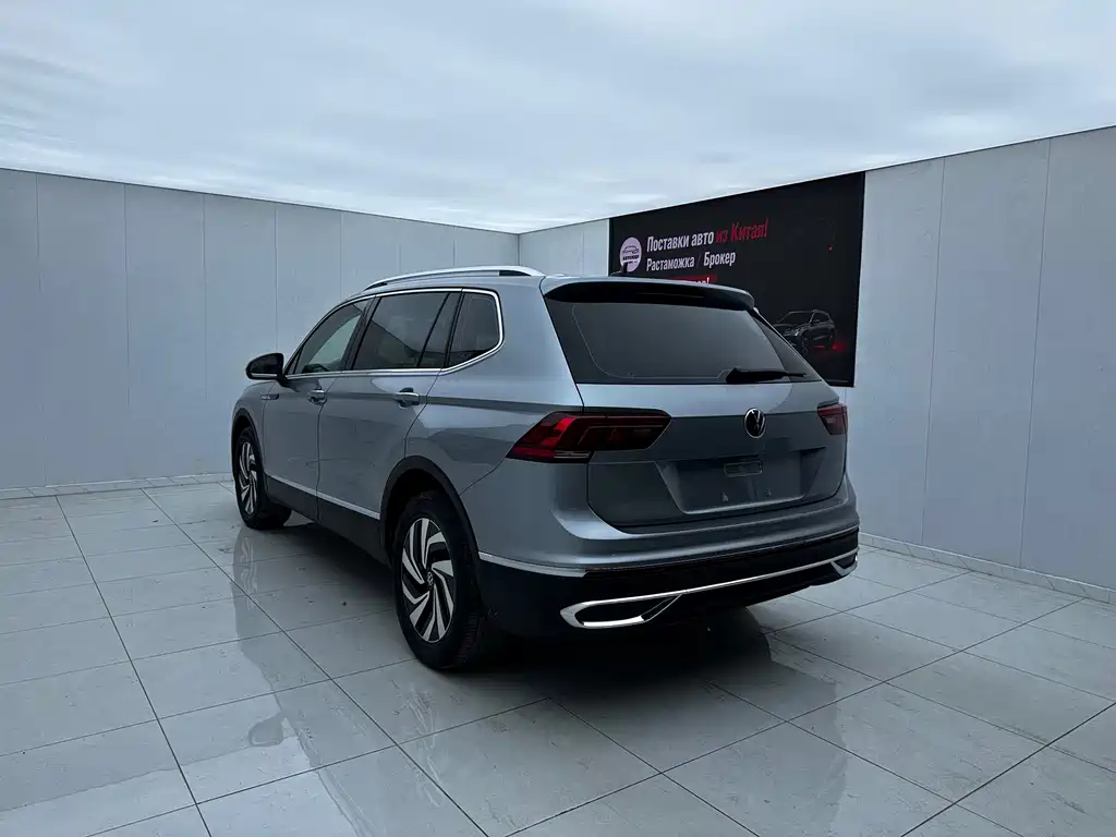 Volkswagen Tiguan L — фото 8
