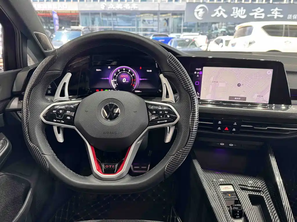 Volkswagen Golf GTI — фото 13