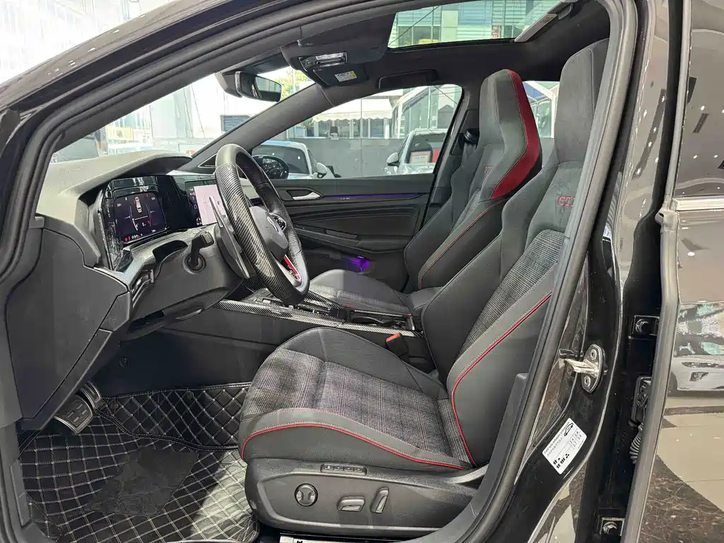 Volkswagen Golf GTI — фото 5