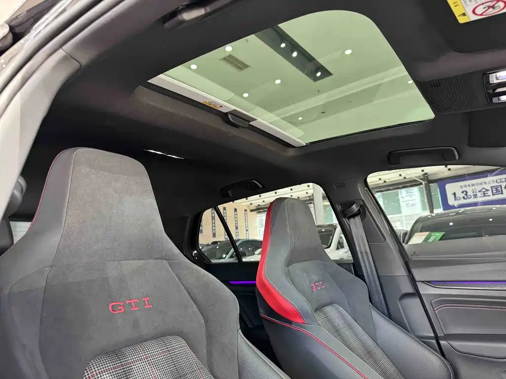 Volkswagen Golf GTI — фото 7