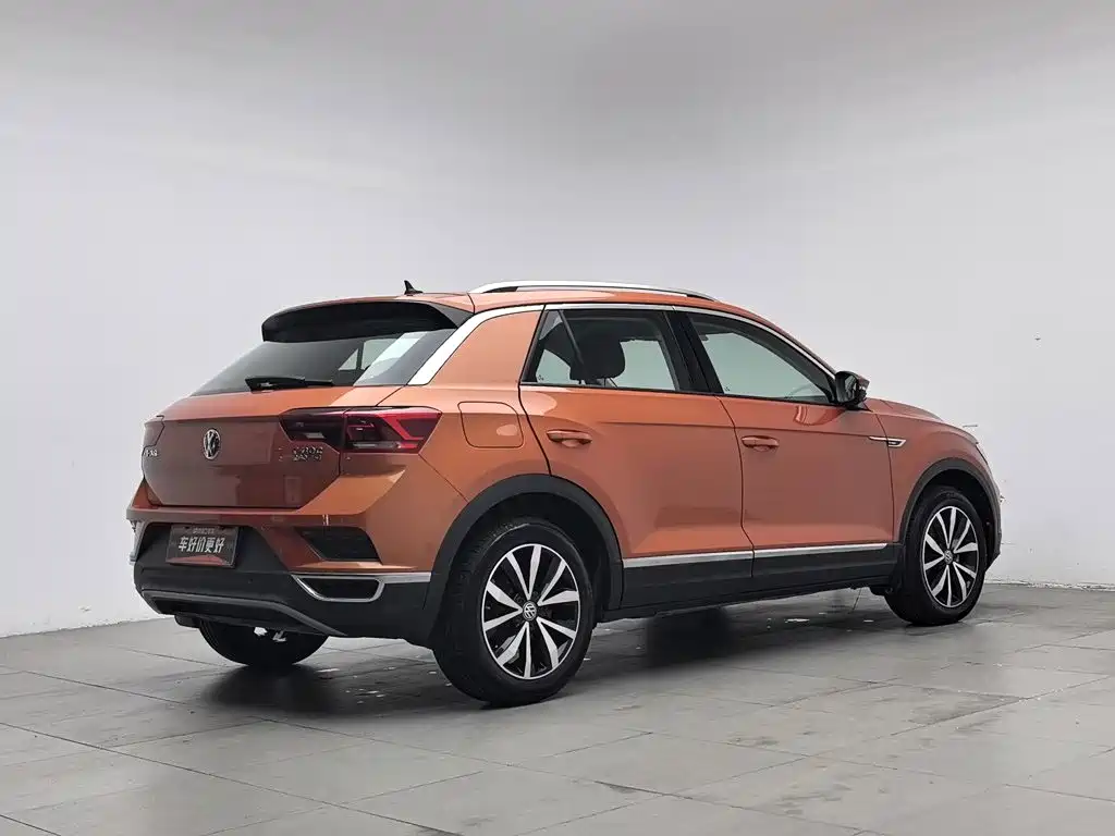 Volkswagen T-Roc — фото 2