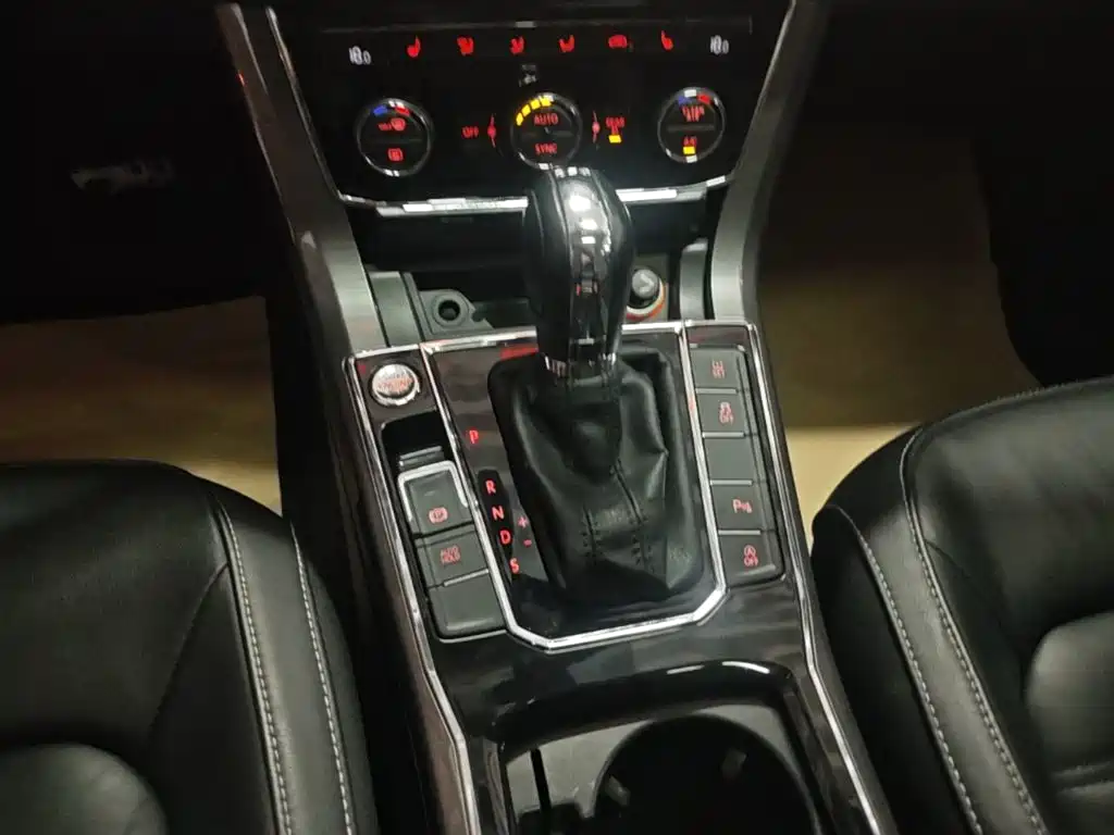 Volkswagen Passat — фото 14