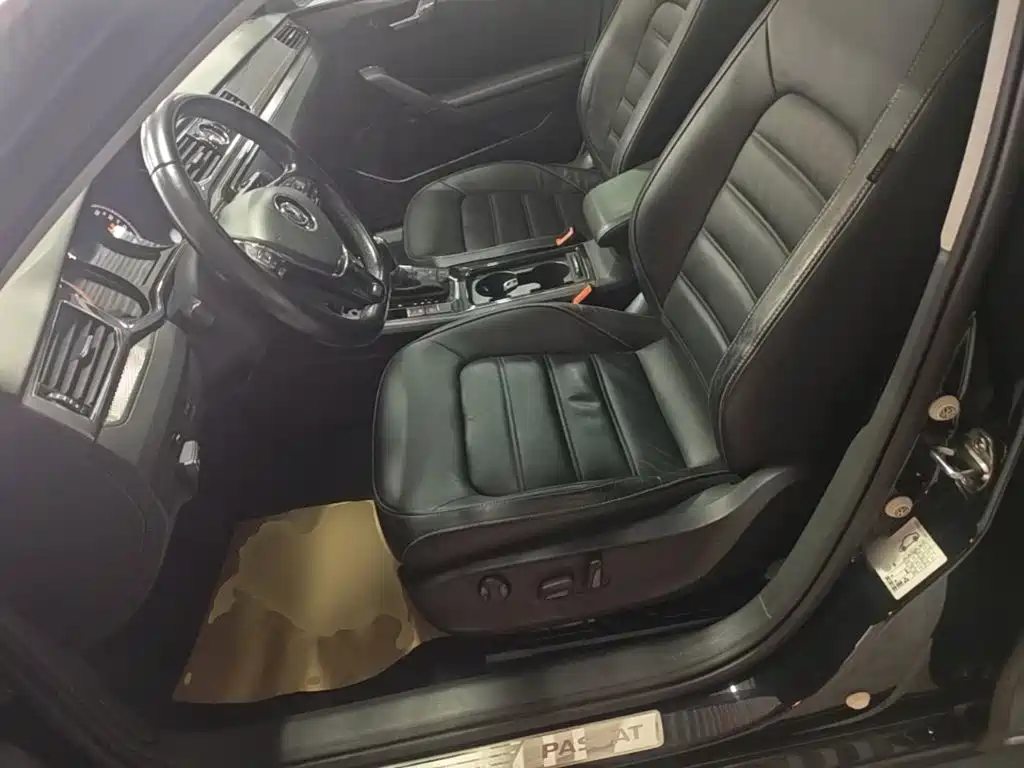 Volkswagen Passat — фото 15