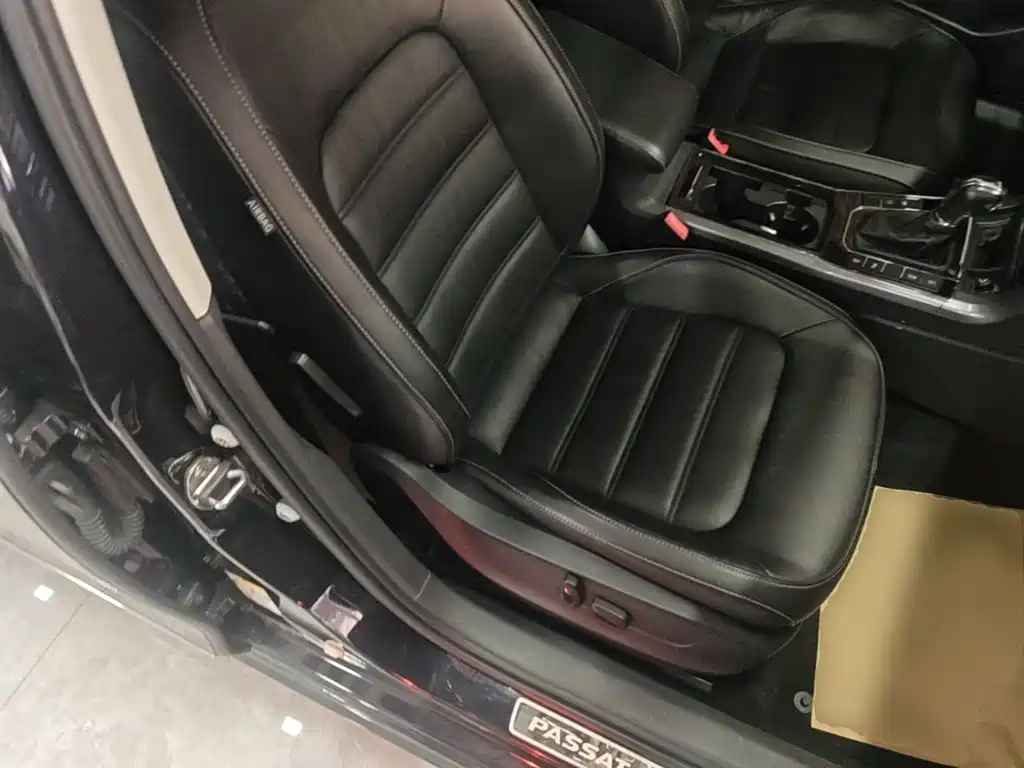 Volkswagen Passat — фото 25