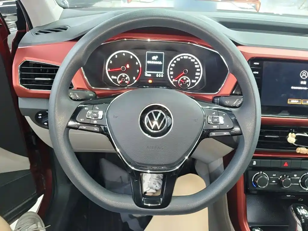 Volkswagen T-Cross — фото 11