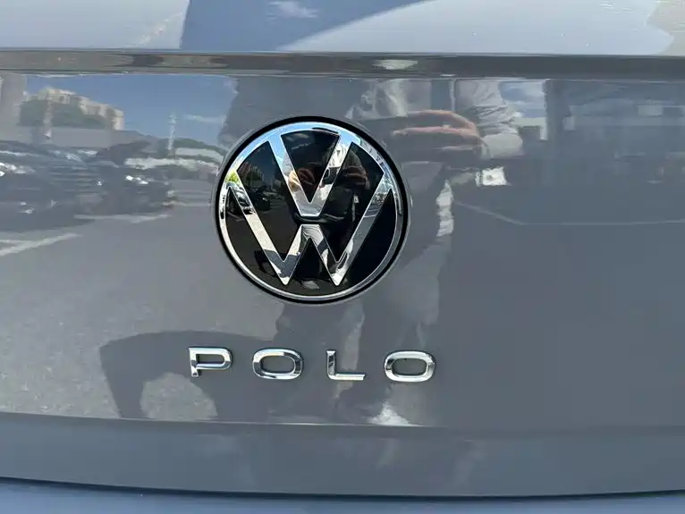 Volkswagen Polo — фото 17