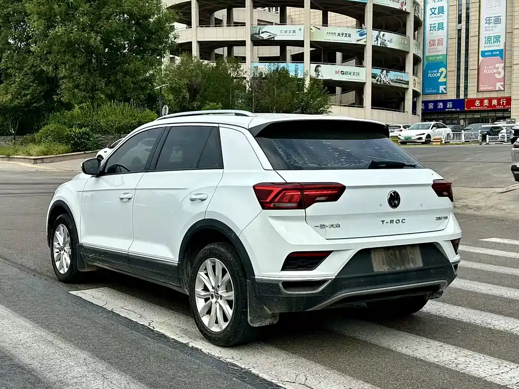 Volkswagen T-Roc — фото 4