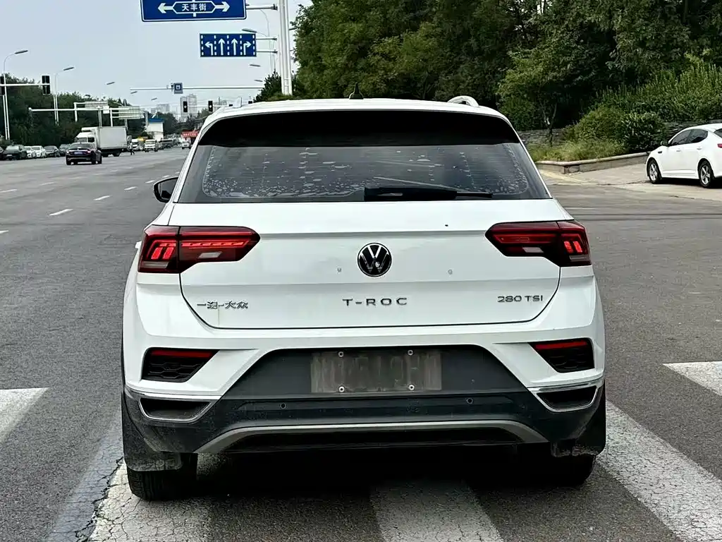 Volkswagen T-Roc — фото 5