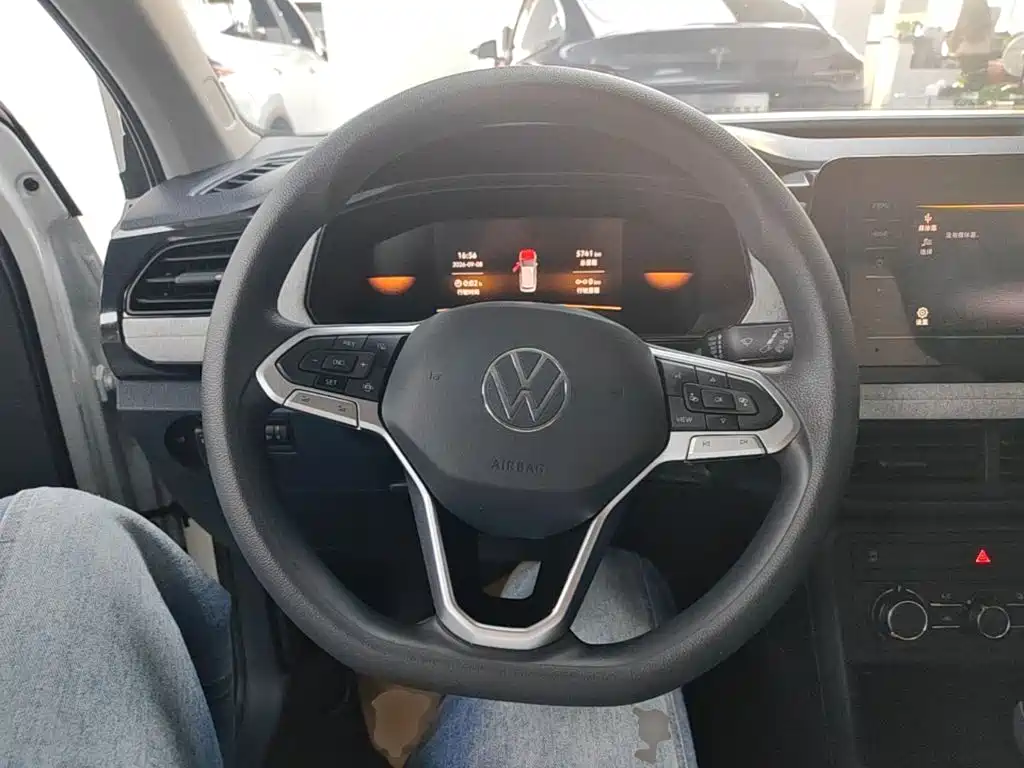 Volkswagen Tharu — фото 11