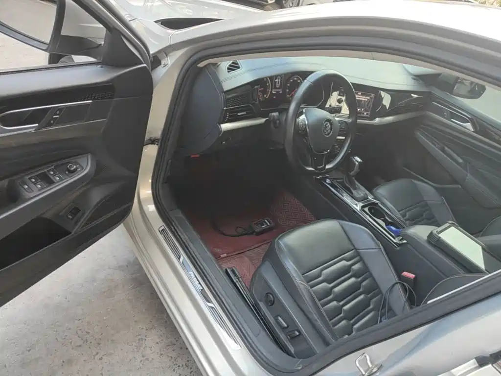 Volkswagen Passat — фото 16