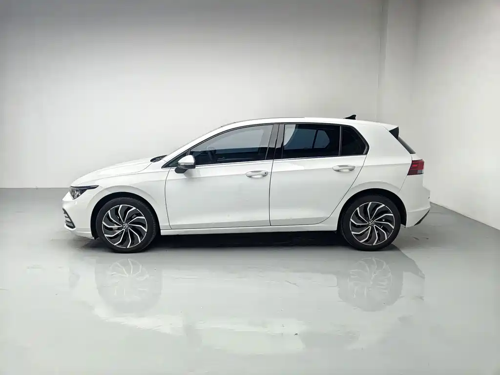 Volkswagen Golf — фото 15