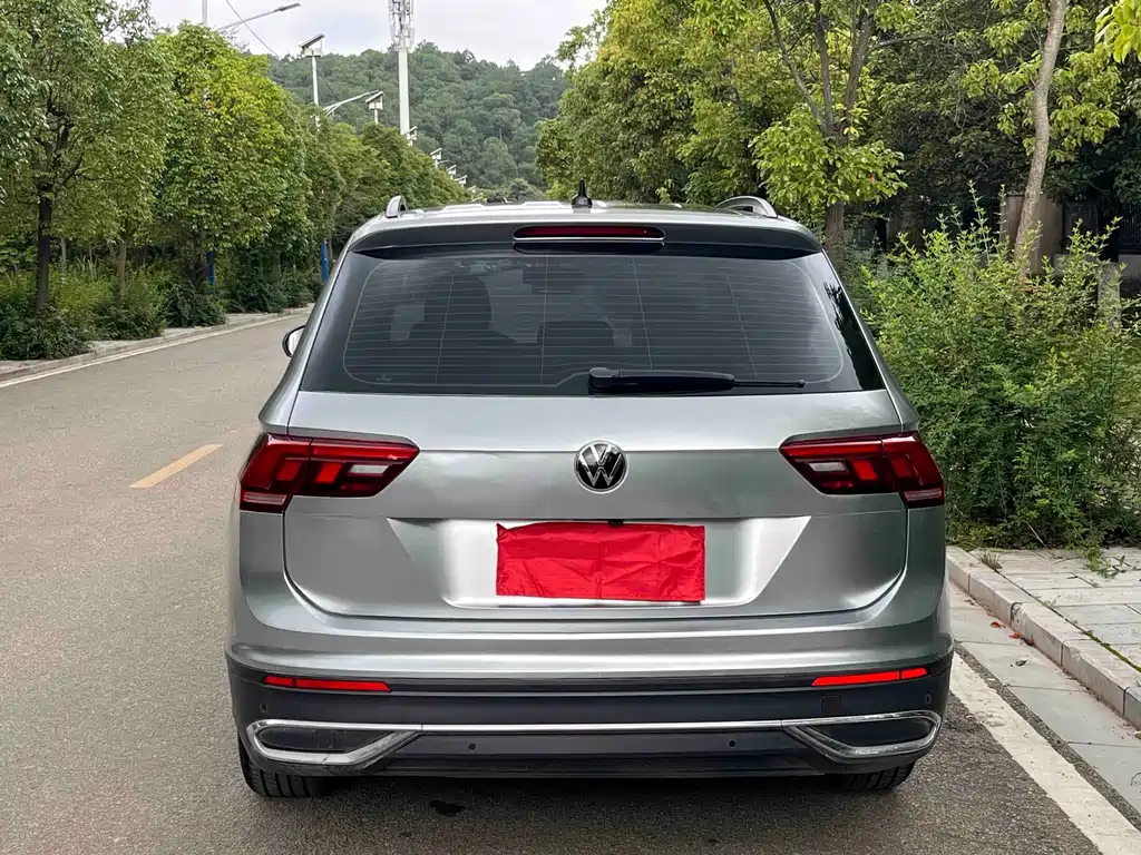 Volkswagen Tiguan L — фото 4