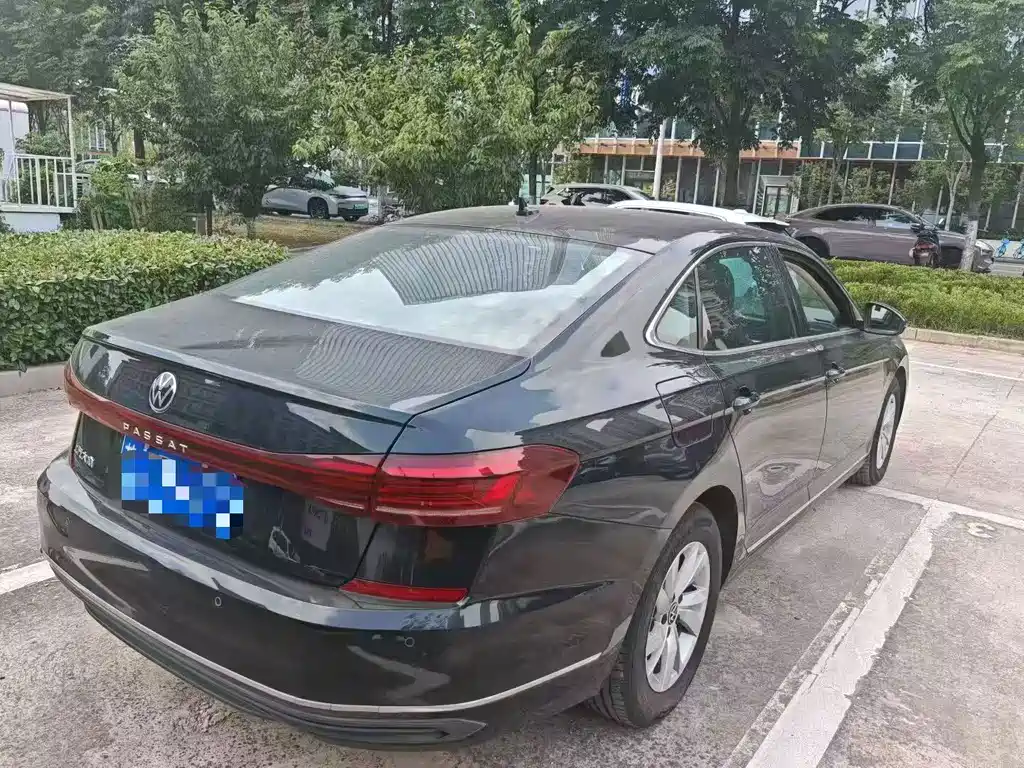 Volkswagen Passat — фото 4