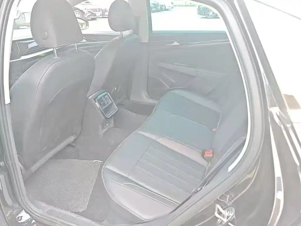 Volkswagen Passat — фото 5