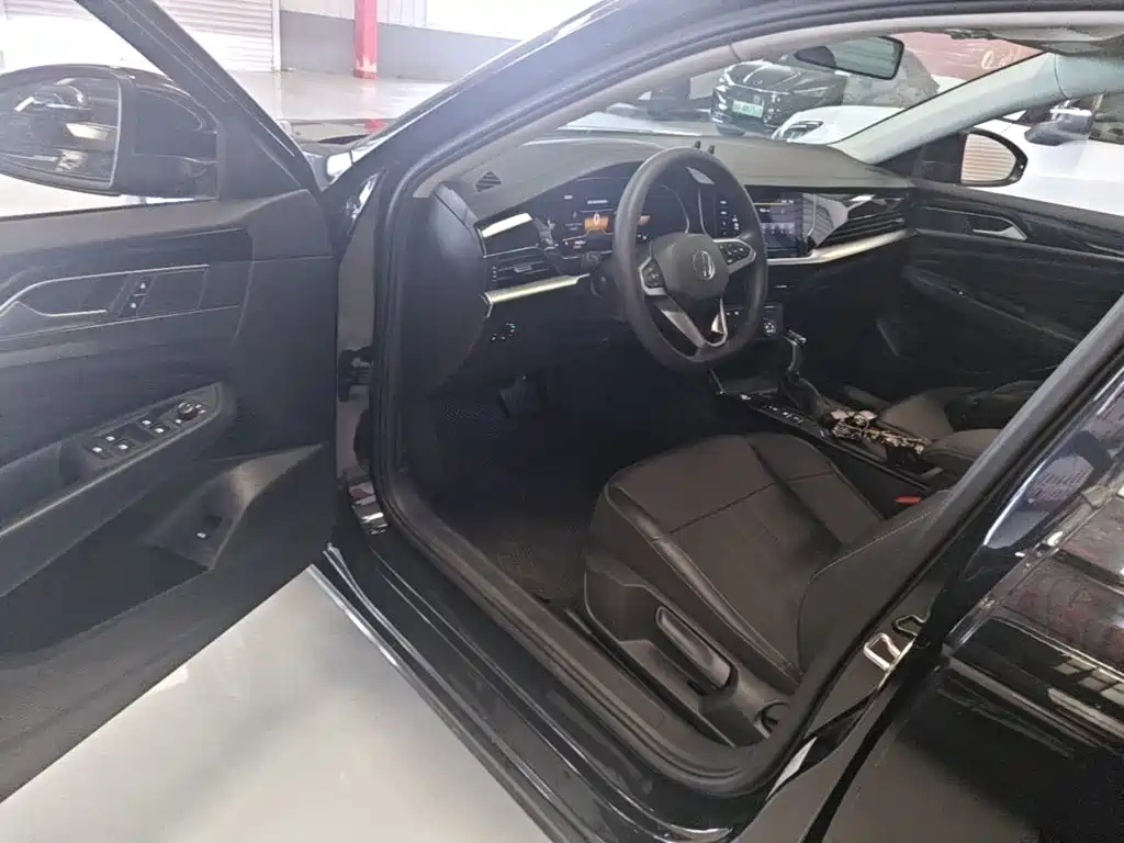 Volkswagen Passat — фото 16
