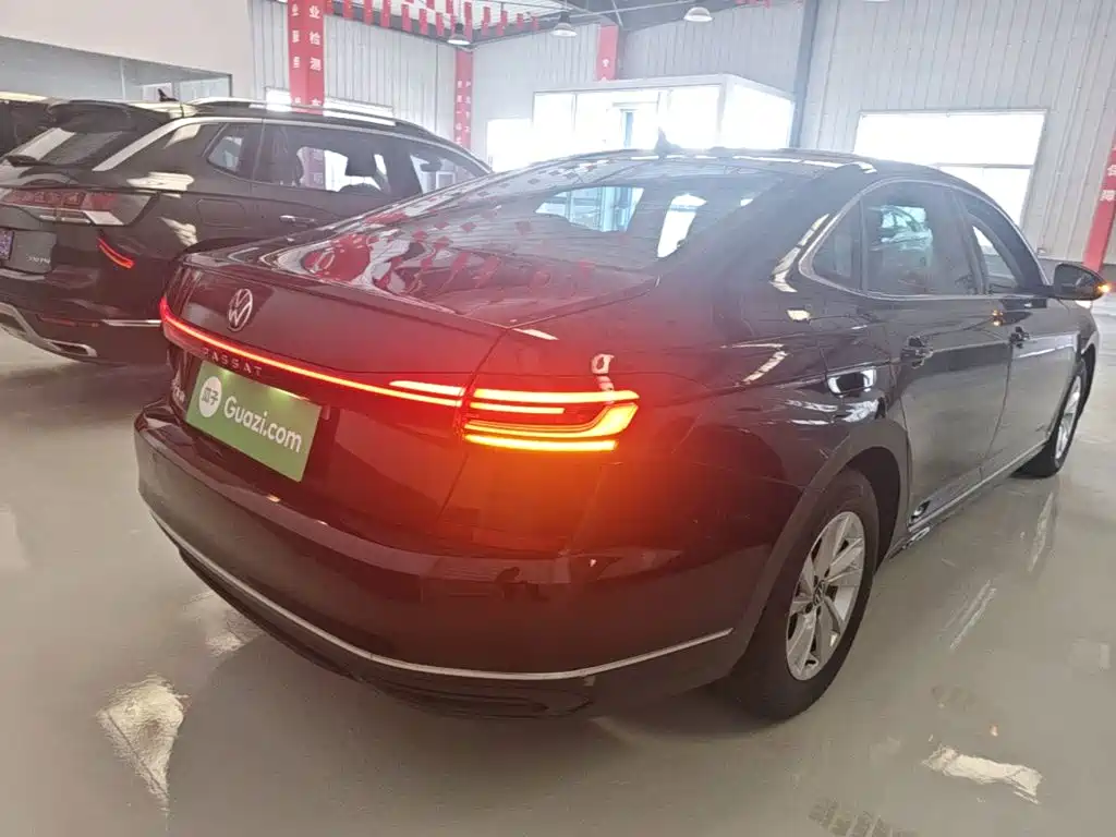Volkswagen Passat — фото 7