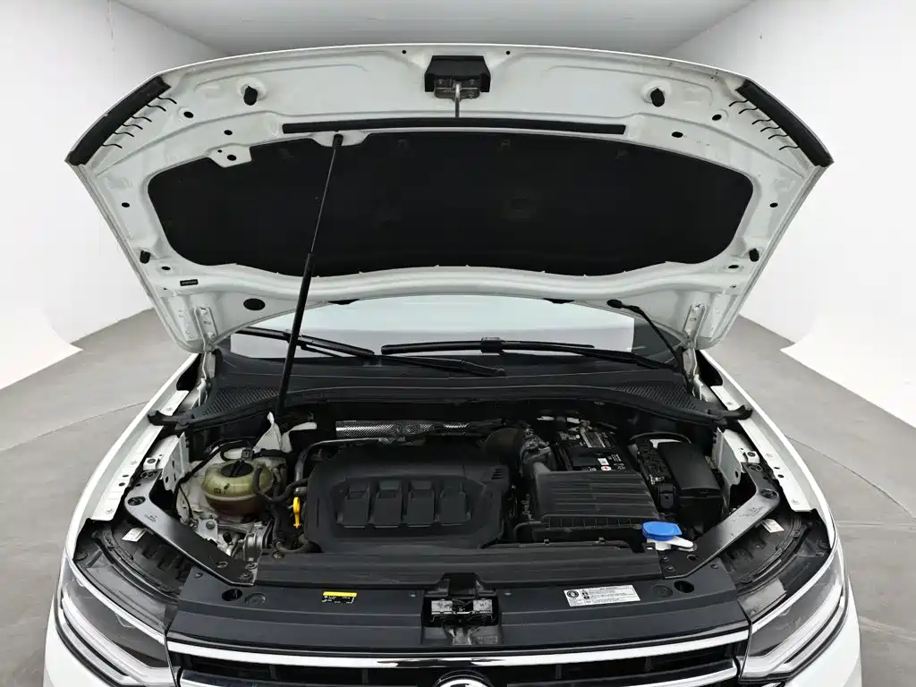 Volkswagen Tiguan L — фото 16