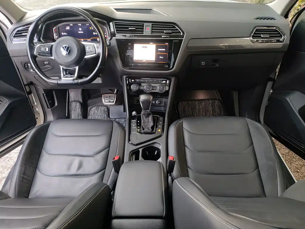 Volkswagen Tiguan L — фото 17