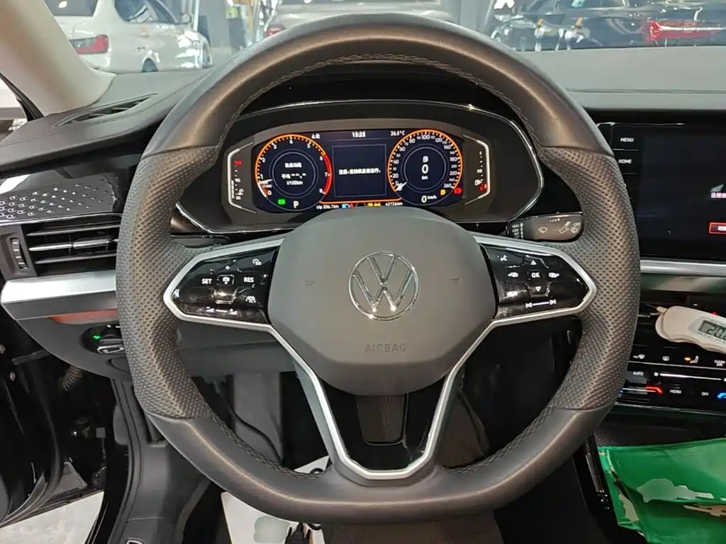 Volkswagen Passat — фото 11