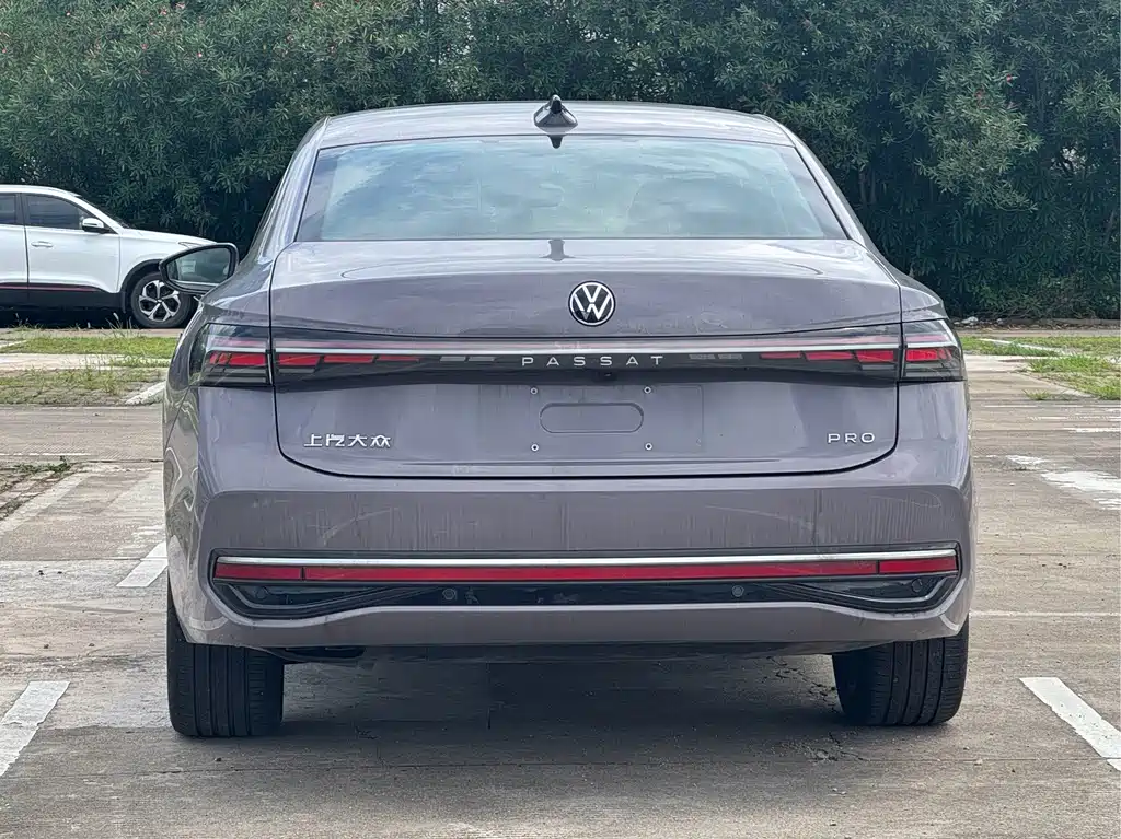Volkswagen Passat — фото 8