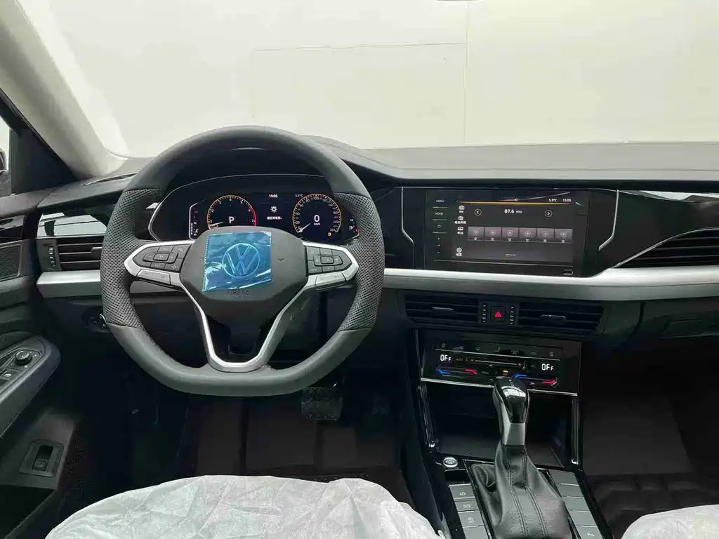 Volkswagen Passat — фото 11