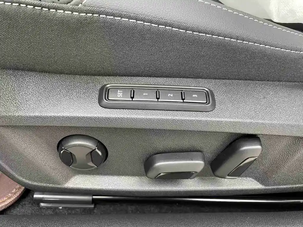Volkswagen Passat — фото 15