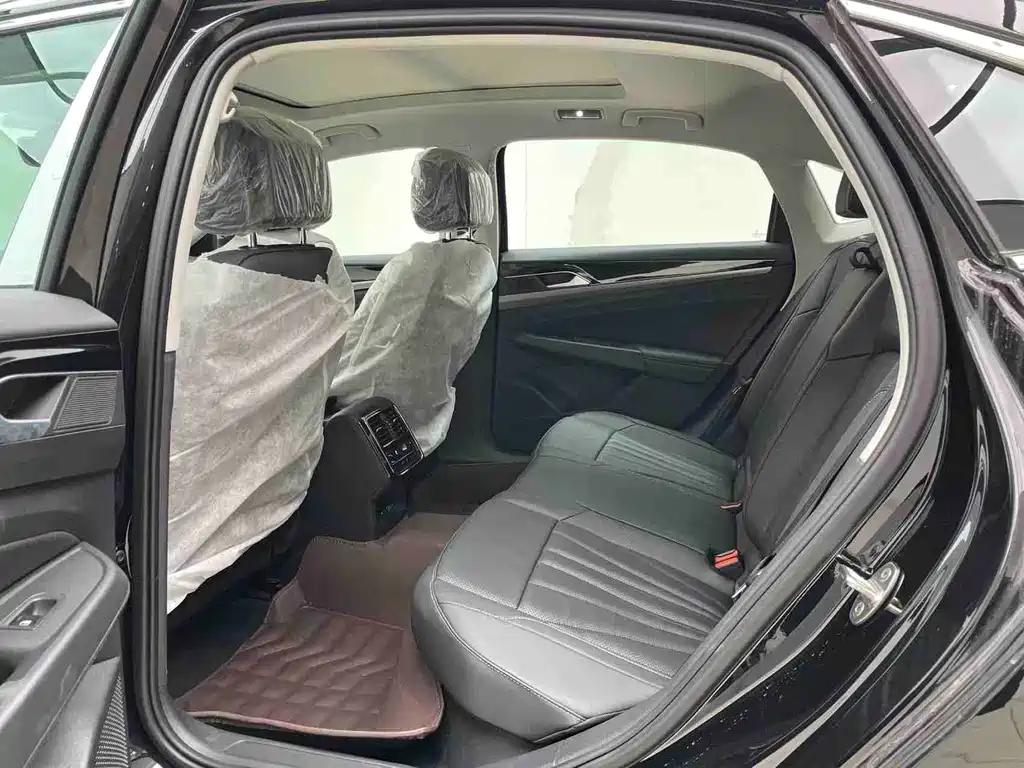 Volkswagen Passat — фото 19