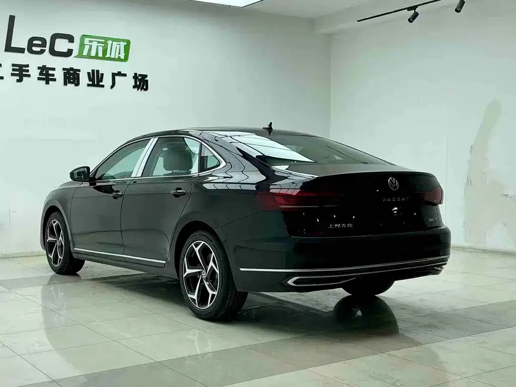 Volkswagen Passat — фото 4