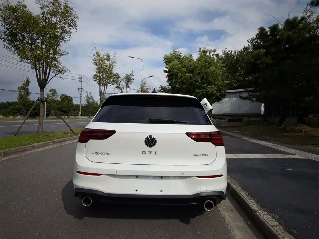 Volkswagen Golf GTI — фото 4