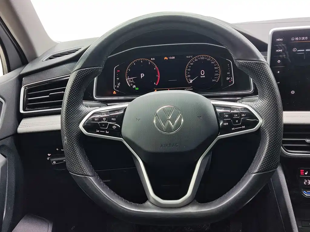 Volkswagen Tiguan L — фото 11