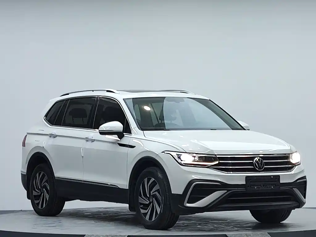 Volkswagen Tiguan L — фото 3