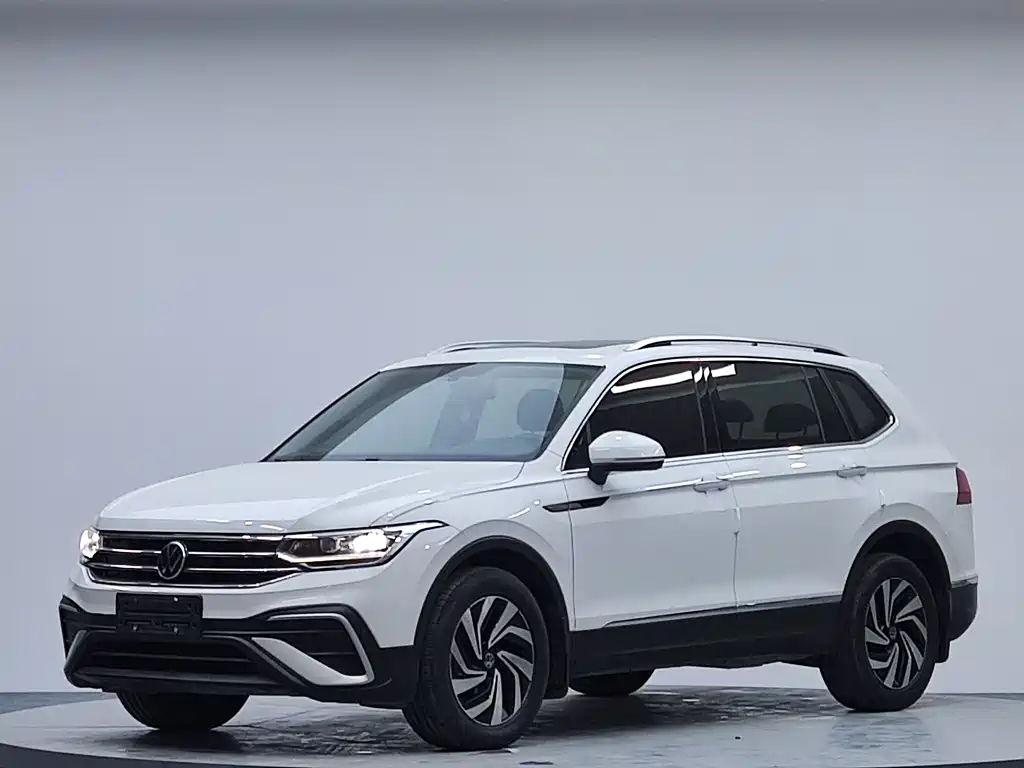 Volkswagen Tiguan L — фото 7