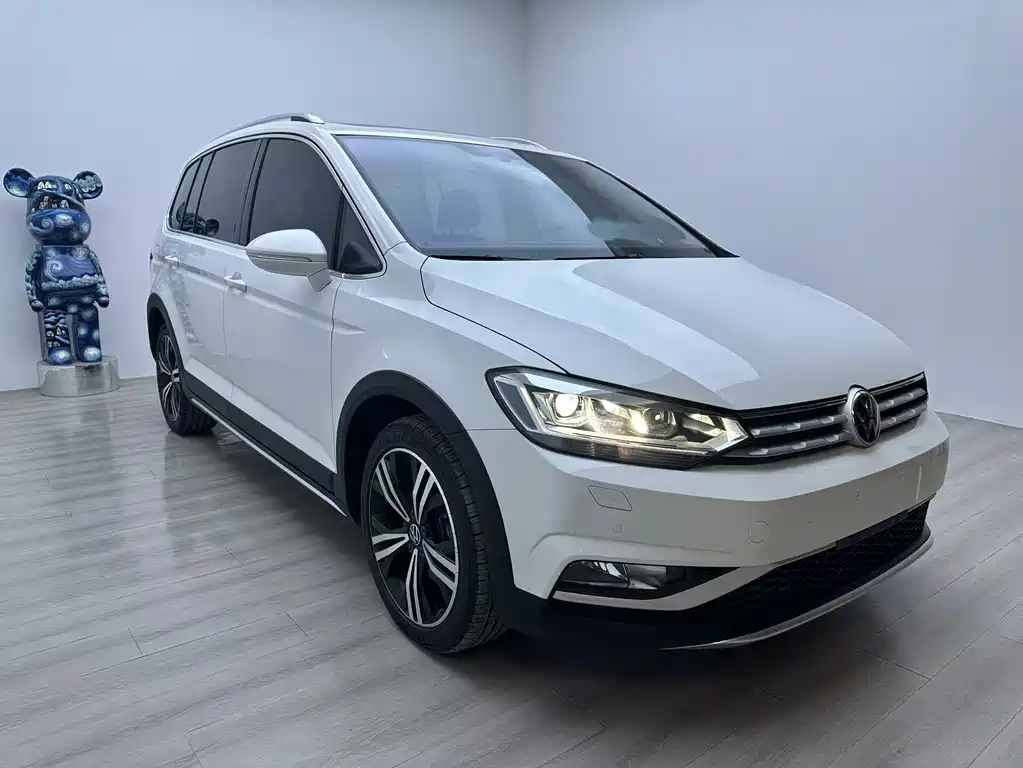 Volkswagen Touran — фото 2
