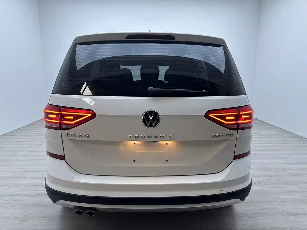 Volkswagen Touran — фото 6