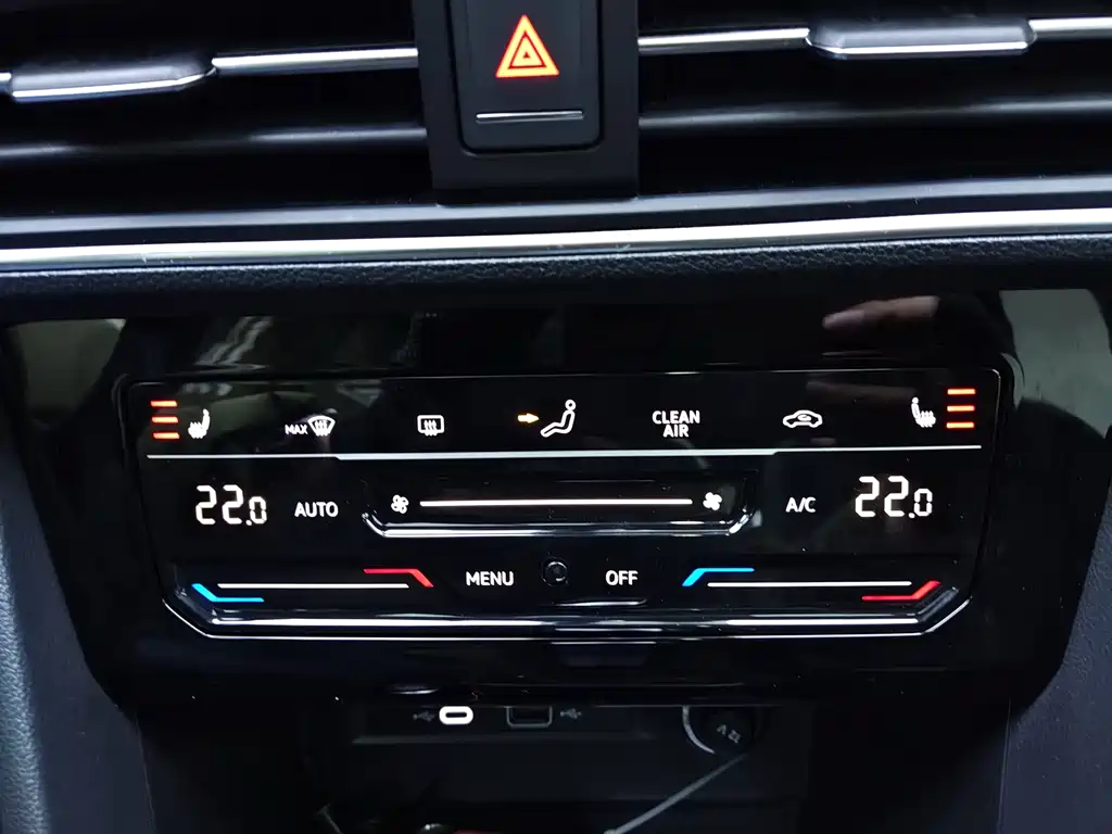 Volkswagen Tiguan L — фото 14
