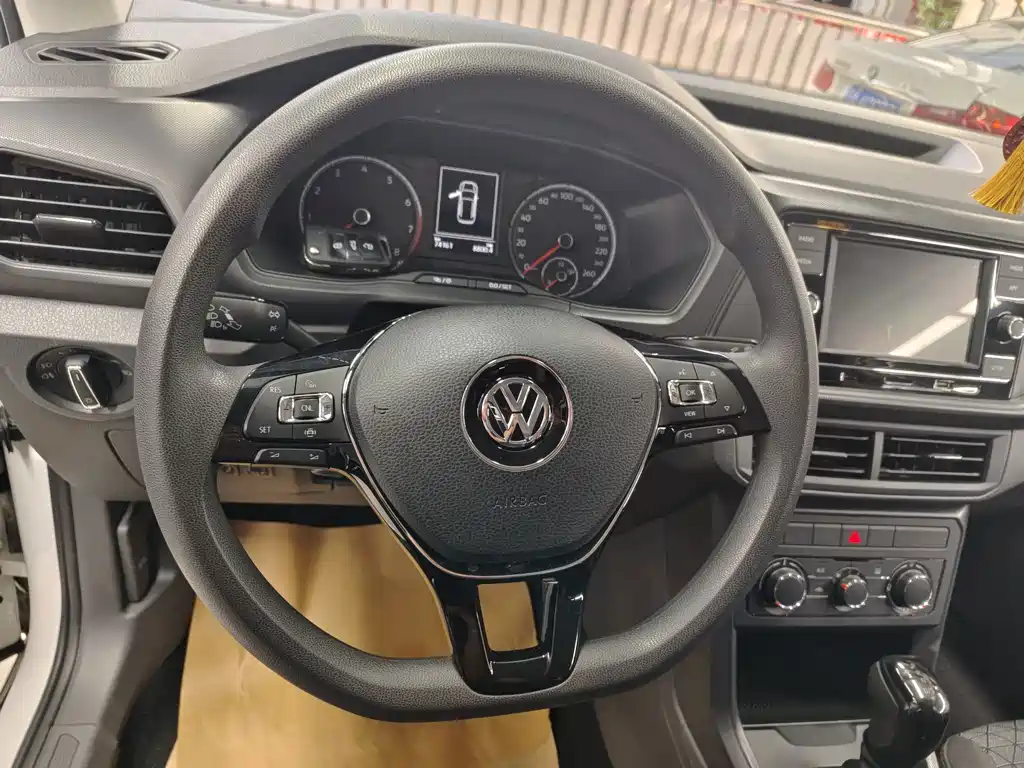 Volkswagen T-Cross — фото 5