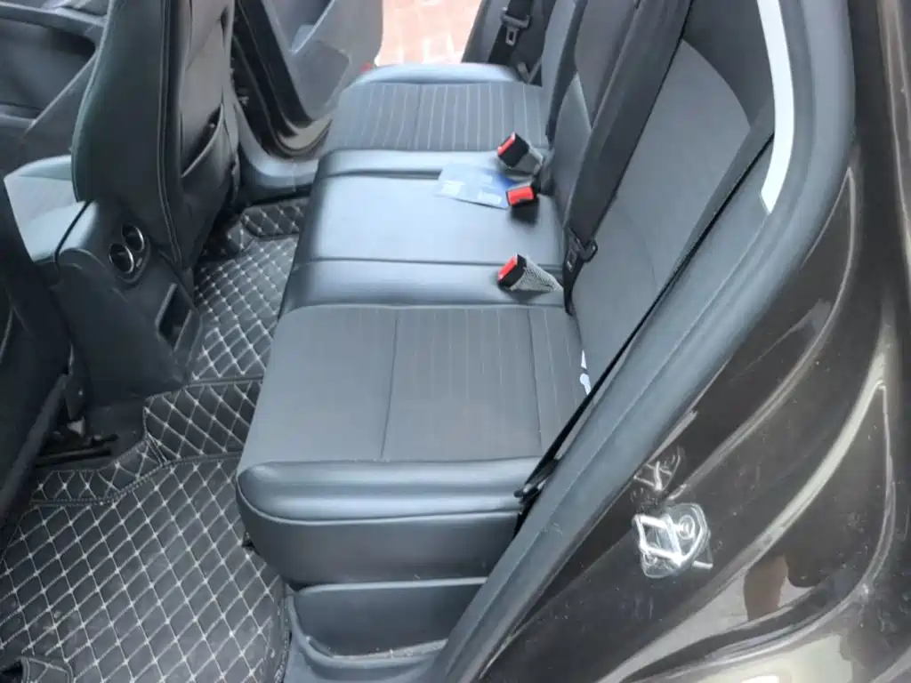 Volkswagen Tiguan — фото 17
