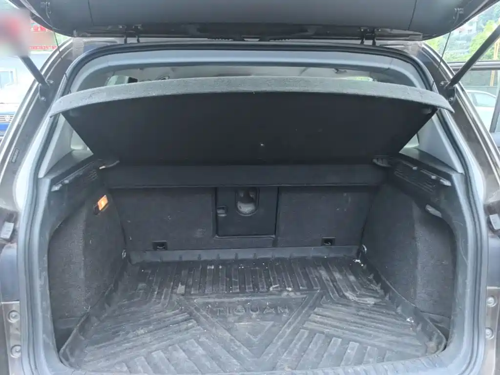Volkswagen Tiguan — фото 19