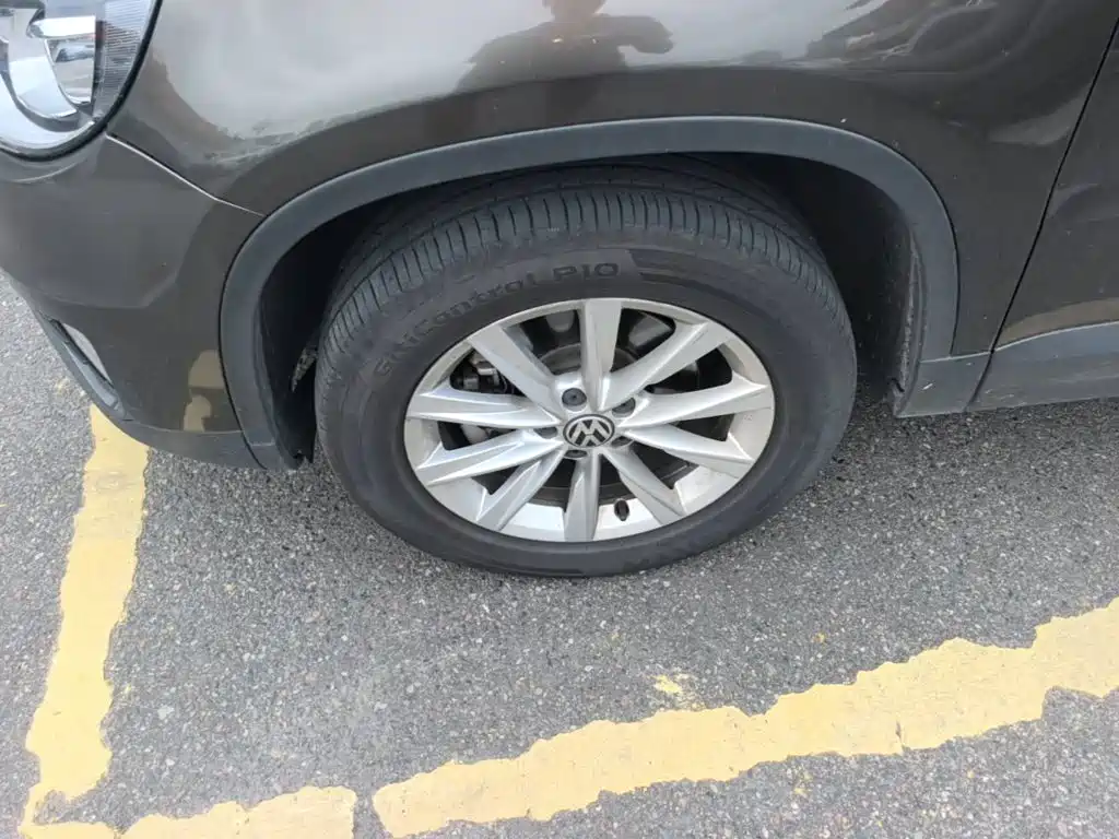 Volkswagen Tiguan — фото 23