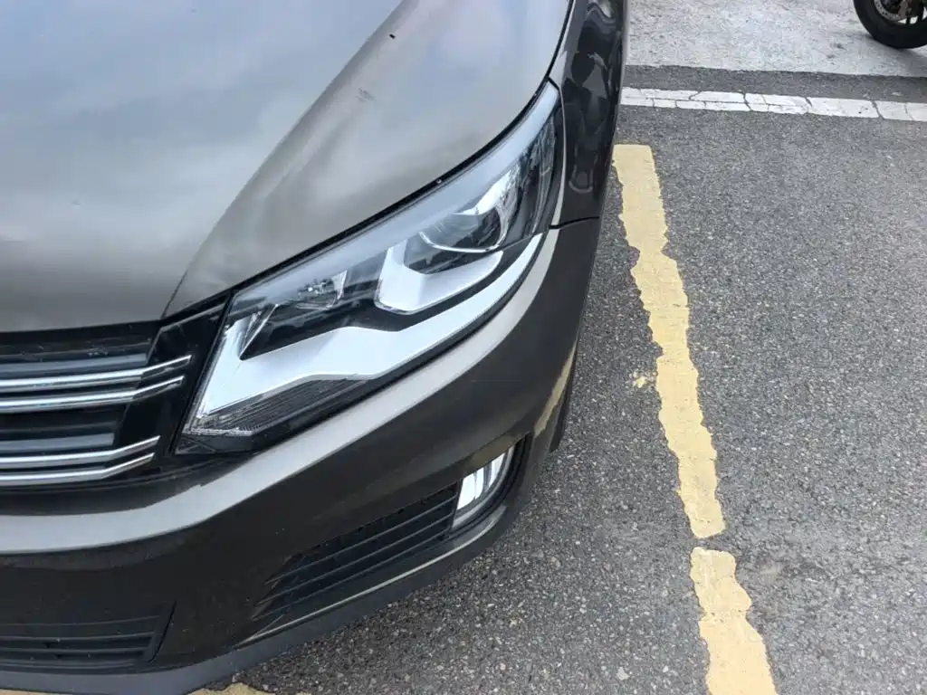 Volkswagen Tiguan — фото 24