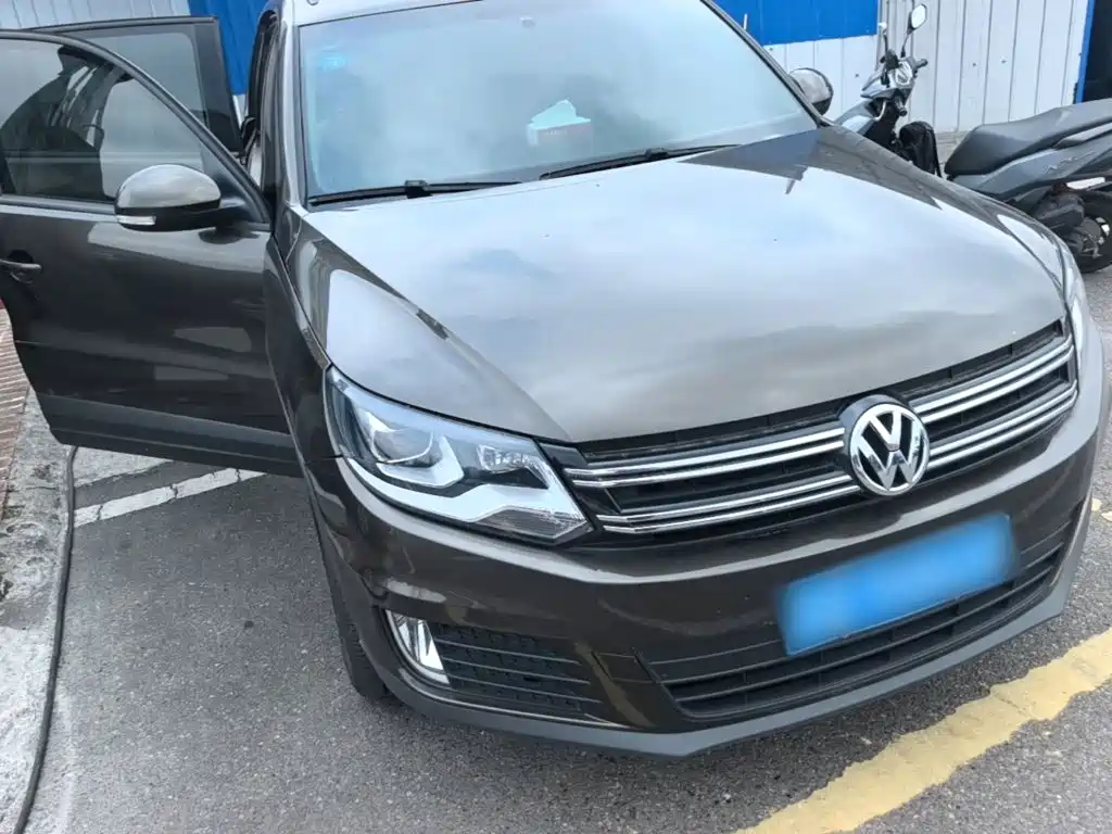 Volkswagen Tiguan — фото 4