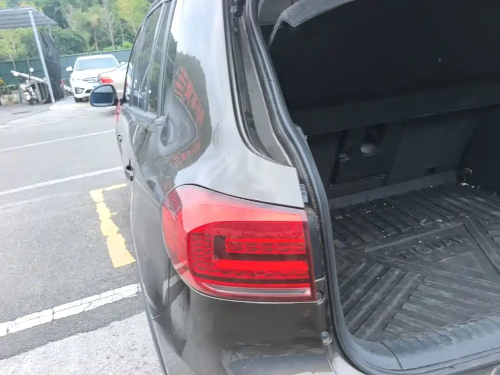 Volkswagen Tiguan — фото 5