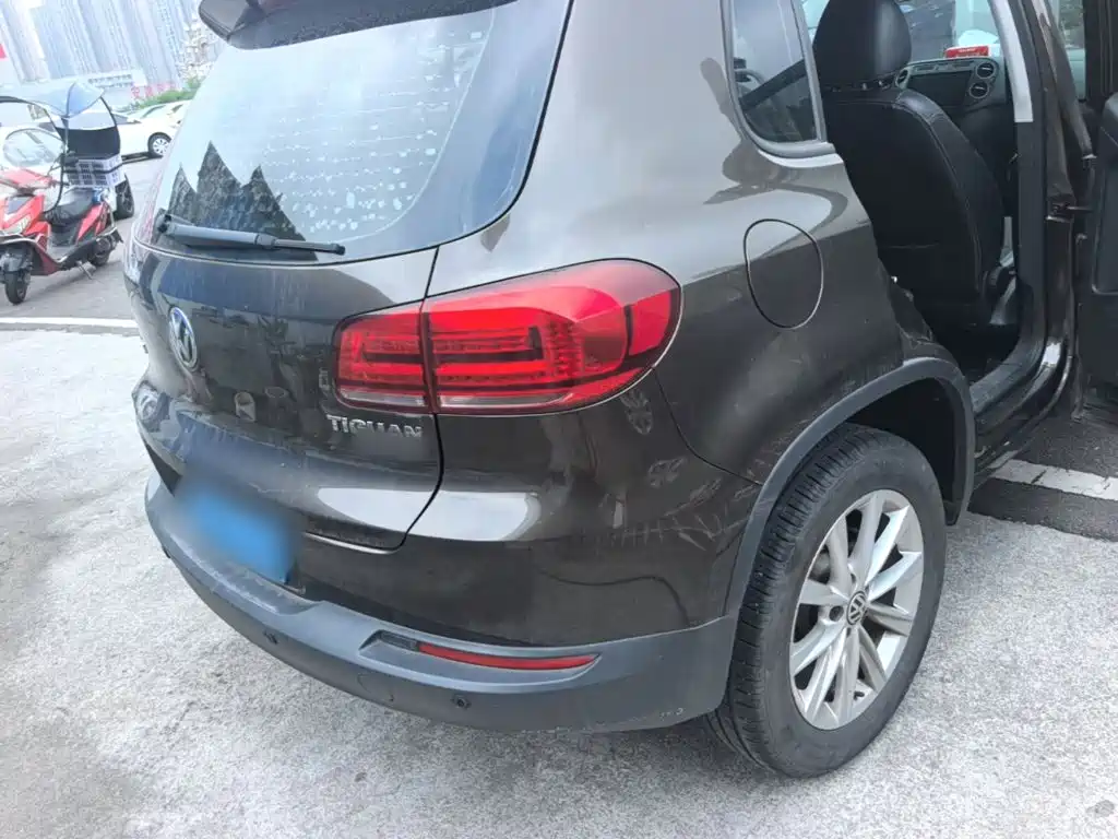Volkswagen Tiguan — фото 7