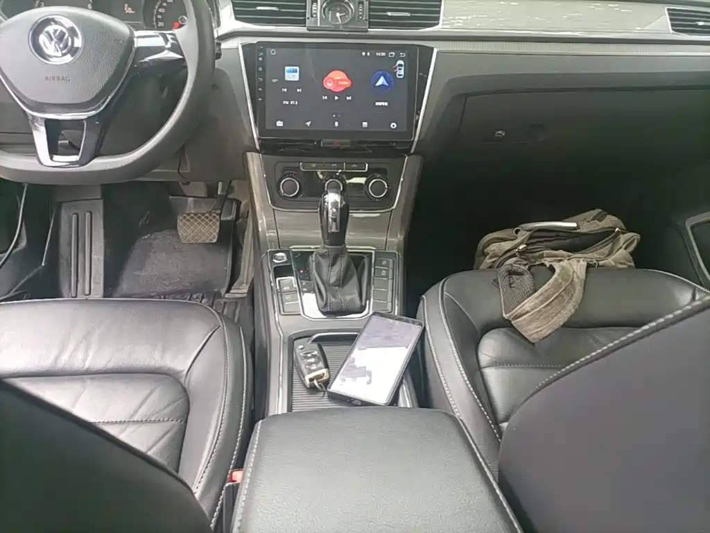 Volkswagen Passat — фото 14