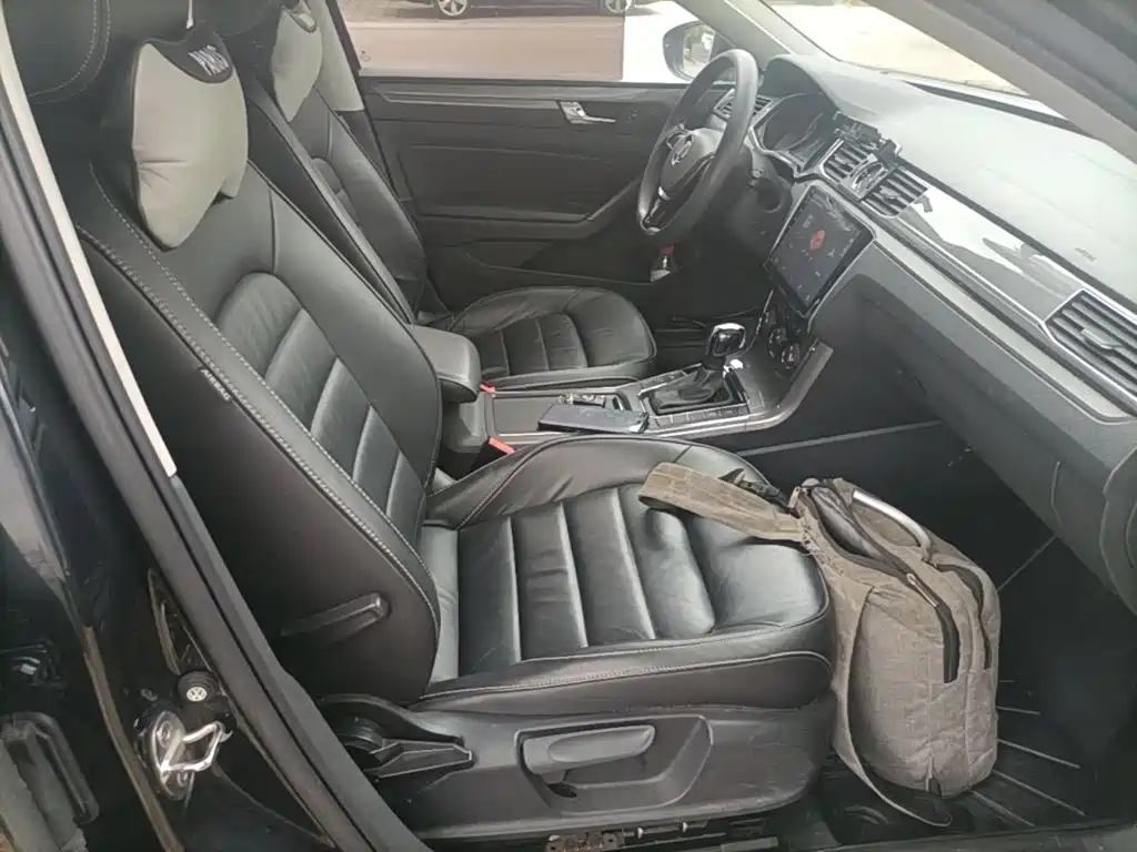 Volkswagen Passat — фото 25